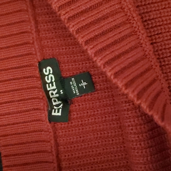 Express Sweater - Picture 3 of 3